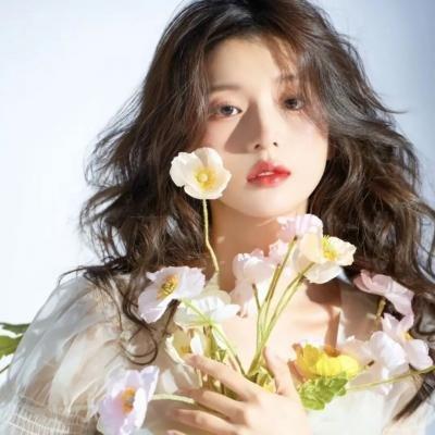 艳星宝莲的一生